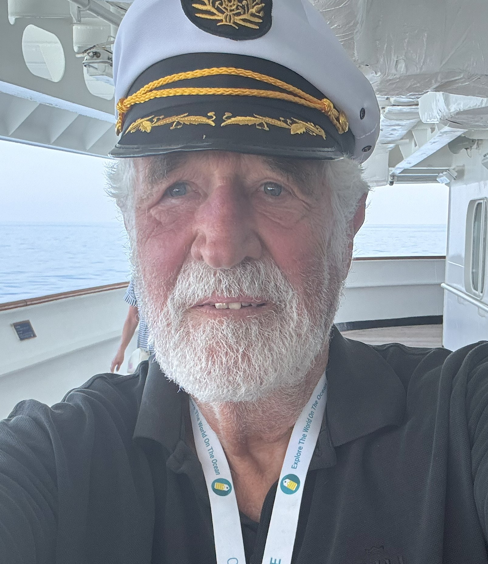 CAPTAIN CRUISE KEES IHR ERFAHRENER EXPERTE FUR DIE WELTREISE.